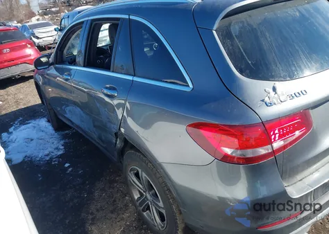 2016 Mercedes-Benz Glc 300 4Matic z USA, uszkodzony, nr VIN WDC0G4KB6GF074462